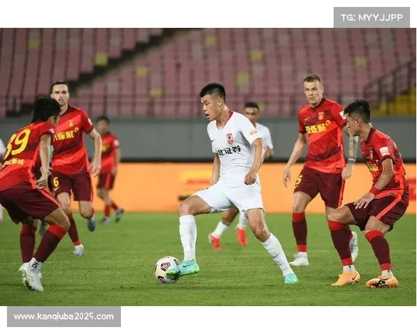 国安半程领跑积分榜，中场双外援构筑顶级屏障