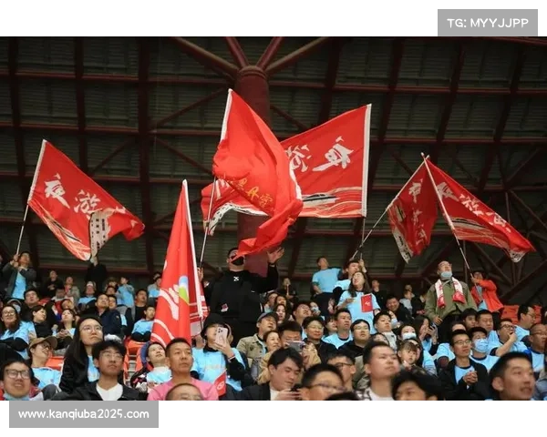 宁波联赛留学生助威团多语言呐喊，足球成文化交流纽带